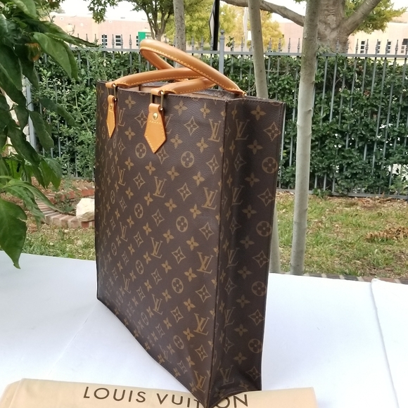 Authentic  Louis Vuitton Monogram Sac Plat Tote Handbag - Picture 6 of 16